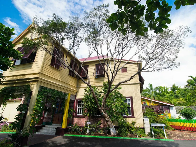 affordable-tours-jamaica-attractions-bob-marley-museum-kingston-4