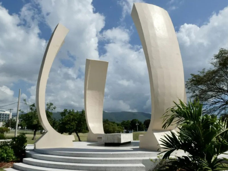 affordable-tours-jamaica-attractions-kingston-city-tour-heroes-park-1